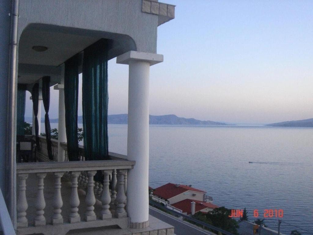 Apartment Ana Senj  Exteriör bild